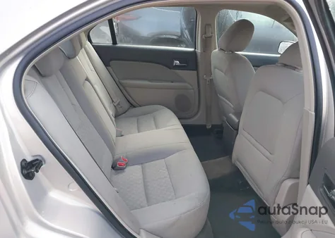 2010 Ford Fusion Se z USA, uszkodzony, nr VIN 3FAHP0HA3AR266146